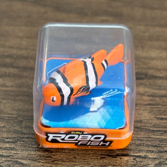 Zuru MINI BRANDS Surprise Toy Series ROBO FISH Orange #108 Nemo Clown Fish - Picture 6 of 6